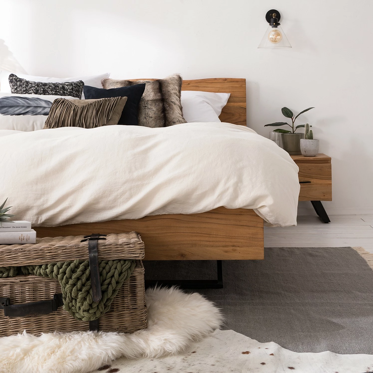 Ars Natura Massivholzbett Vardo - Akazie massiv / Metall - Akazie / Schwarz – Bild 12