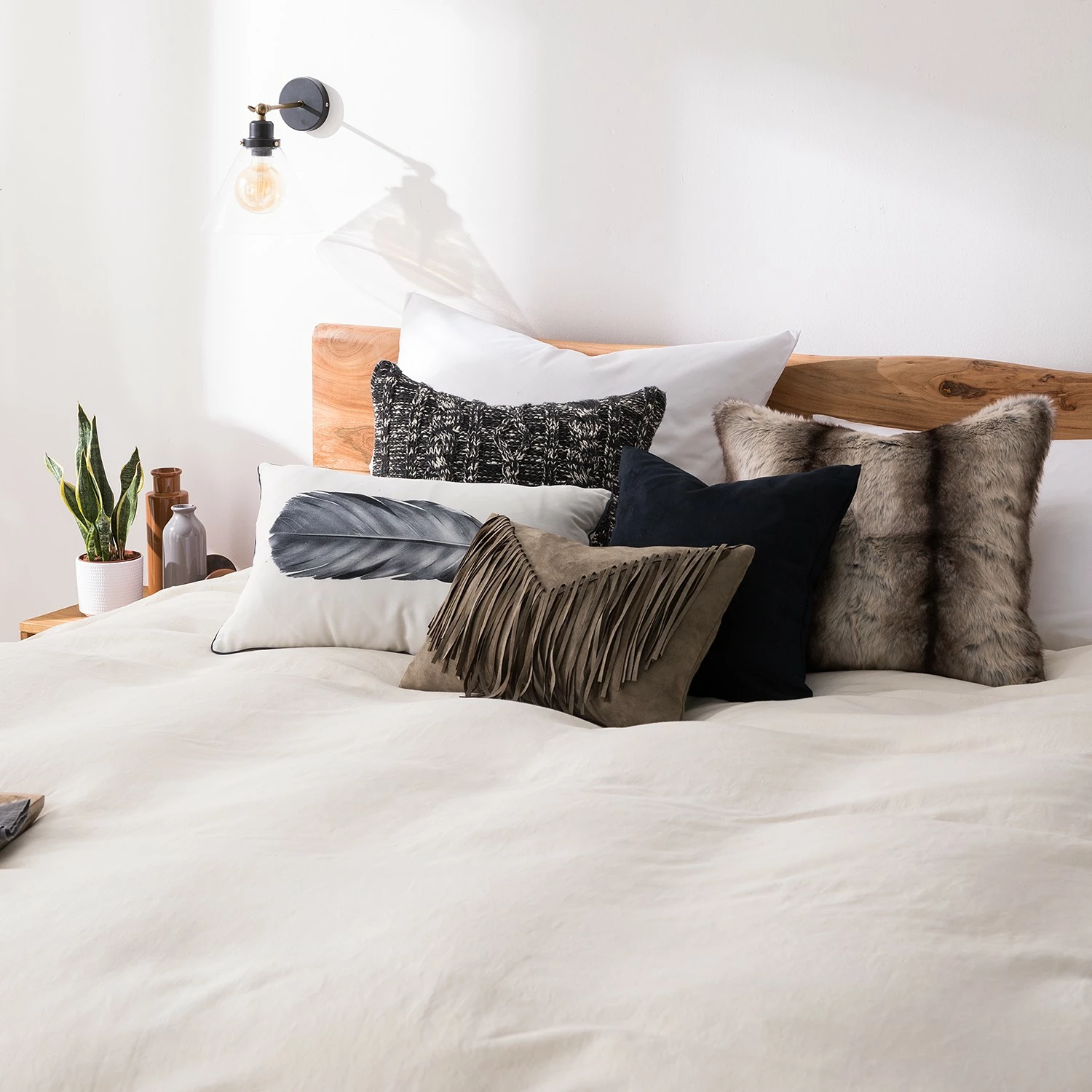 Ars Natura Massivholzbett Vardo - Akazie massiv / Metall - Akazie / Schwarz – Bild 13