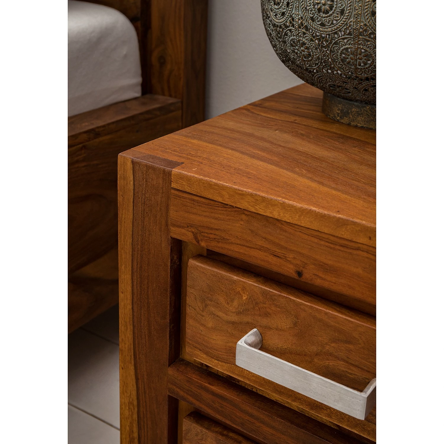 Ars Natura Nachttisch Ohio - Sheesam massiv – Bild 9