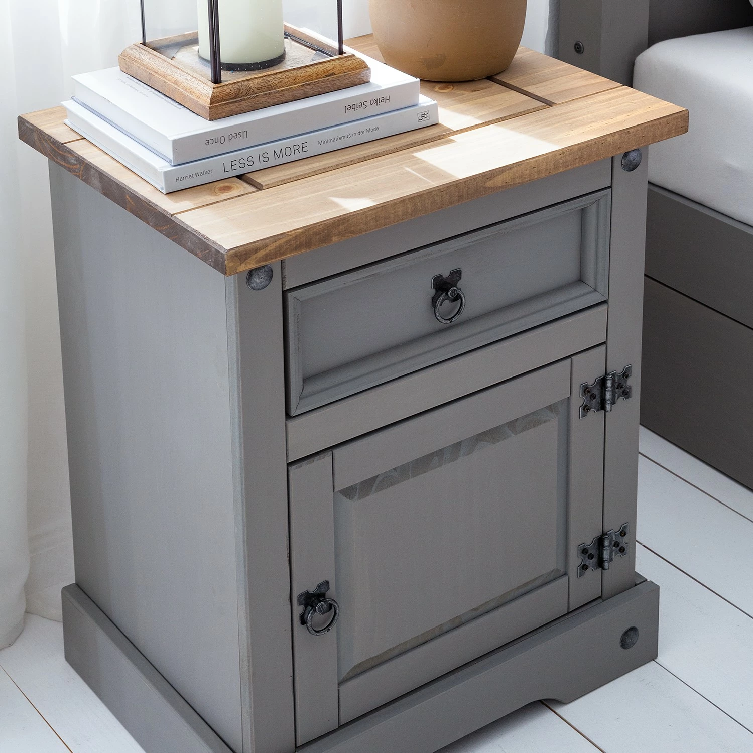 Maison Belfort Nachtkommode Finca Rustica - Kiefer massiv - Kiefer Grau – Bild 6