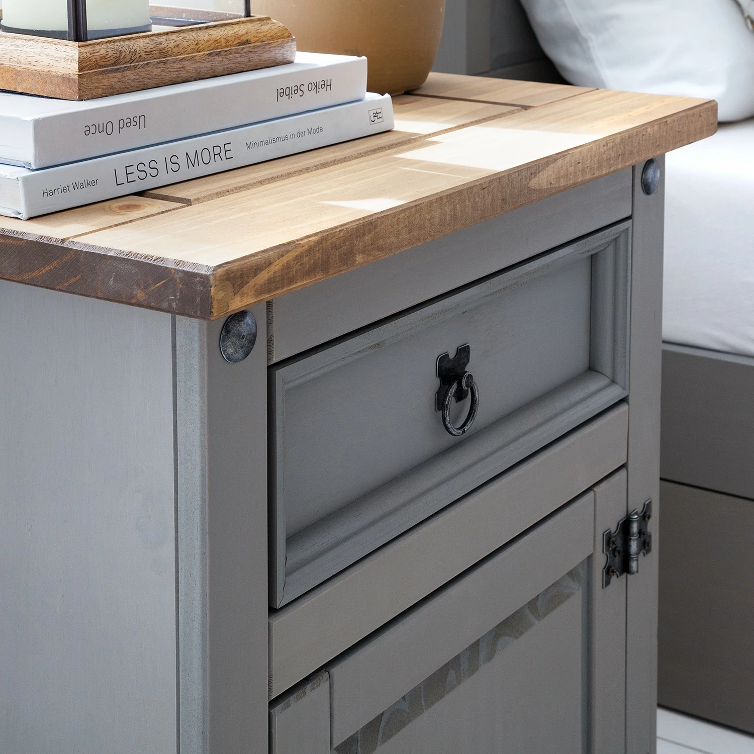 Maison Belfort Nachtkommode Finca Rustica - Kiefer massiv - Kiefer Grau – Bild 7