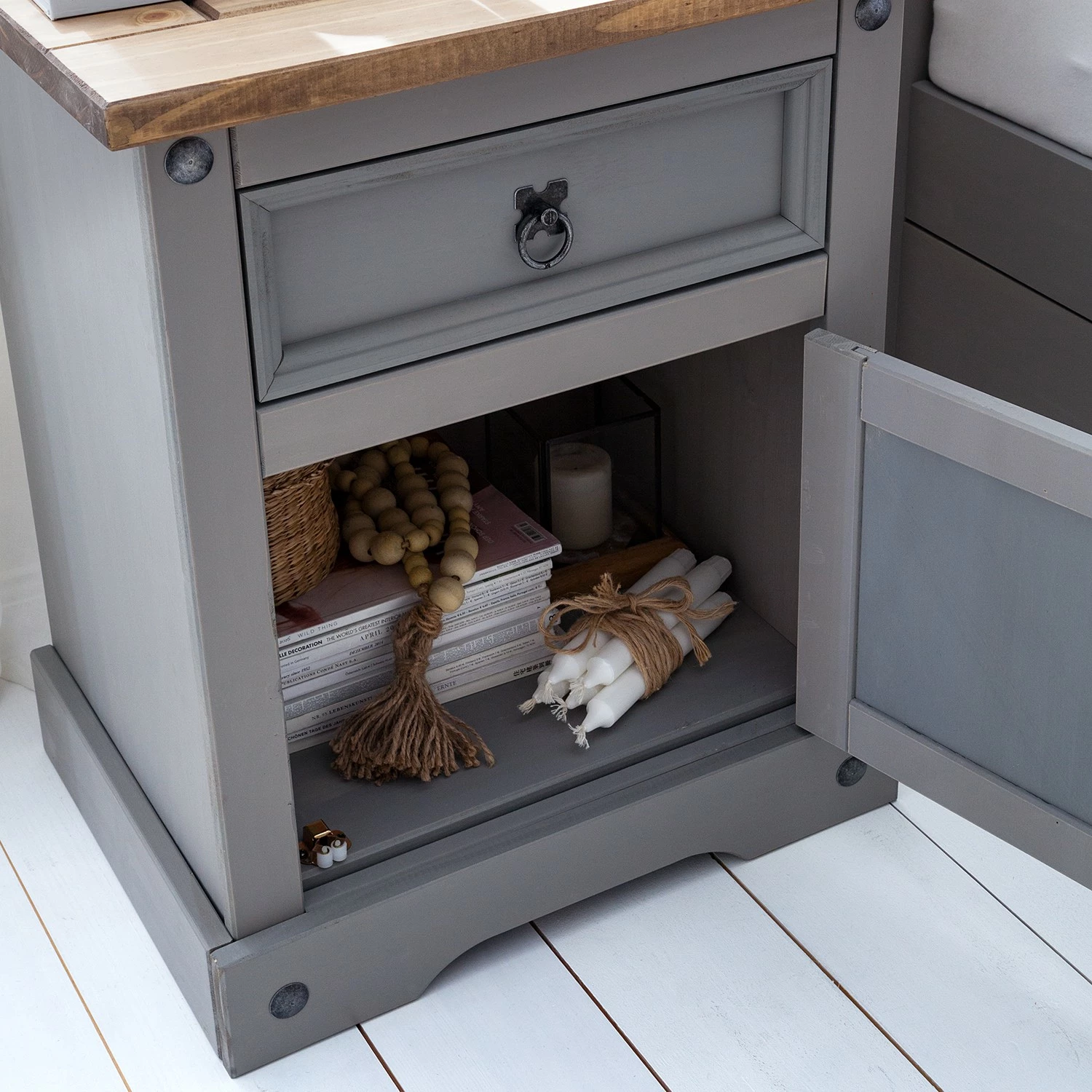 Maison Belfort Nachtkommode Finca Rustica - Kiefer massiv - Kiefer Grau – Bild 9