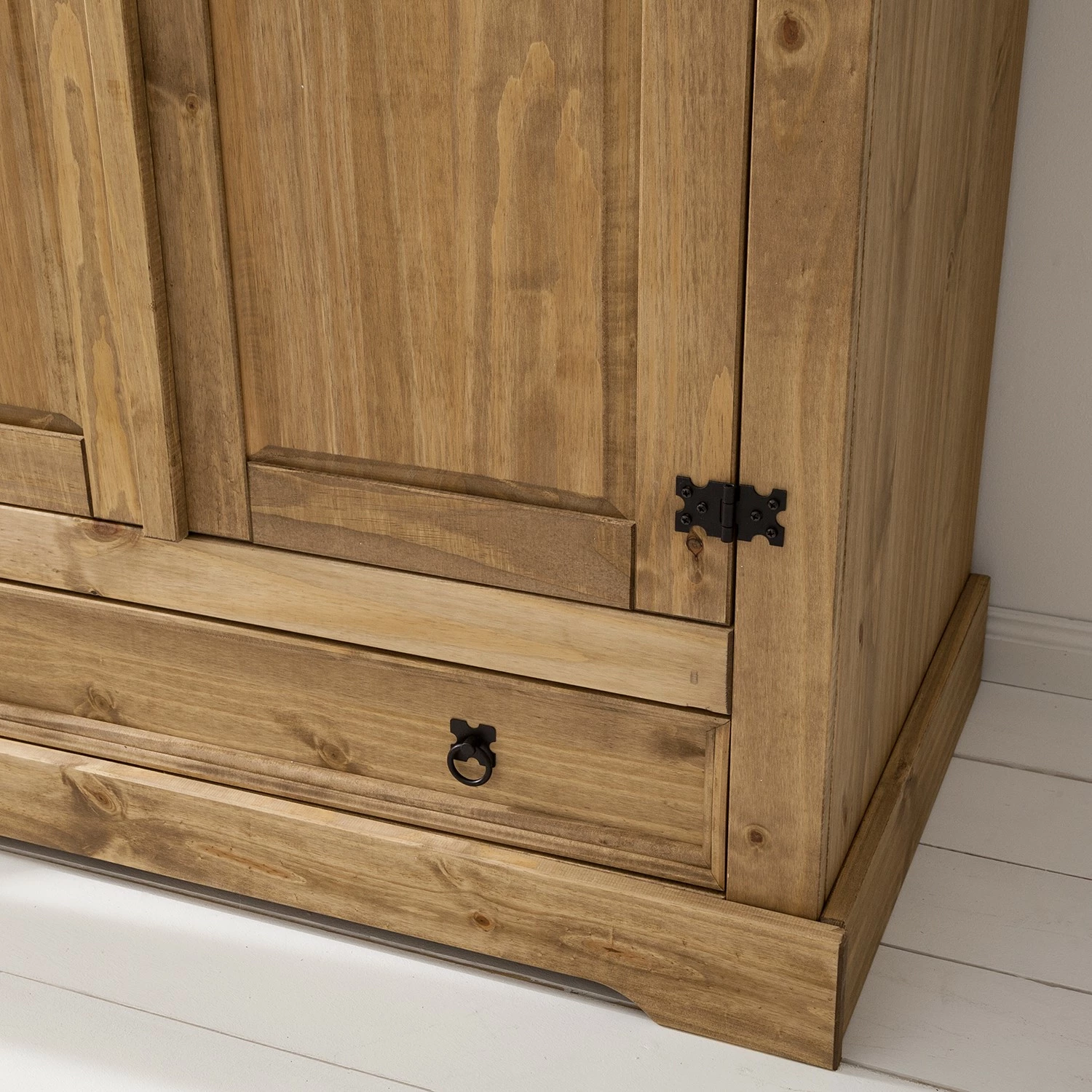 Maison Belfort Drehtürenschrank Finca Rustica I - Kiefer massiv - Kiefer Natur - Breite: 100 cm – Bild 13