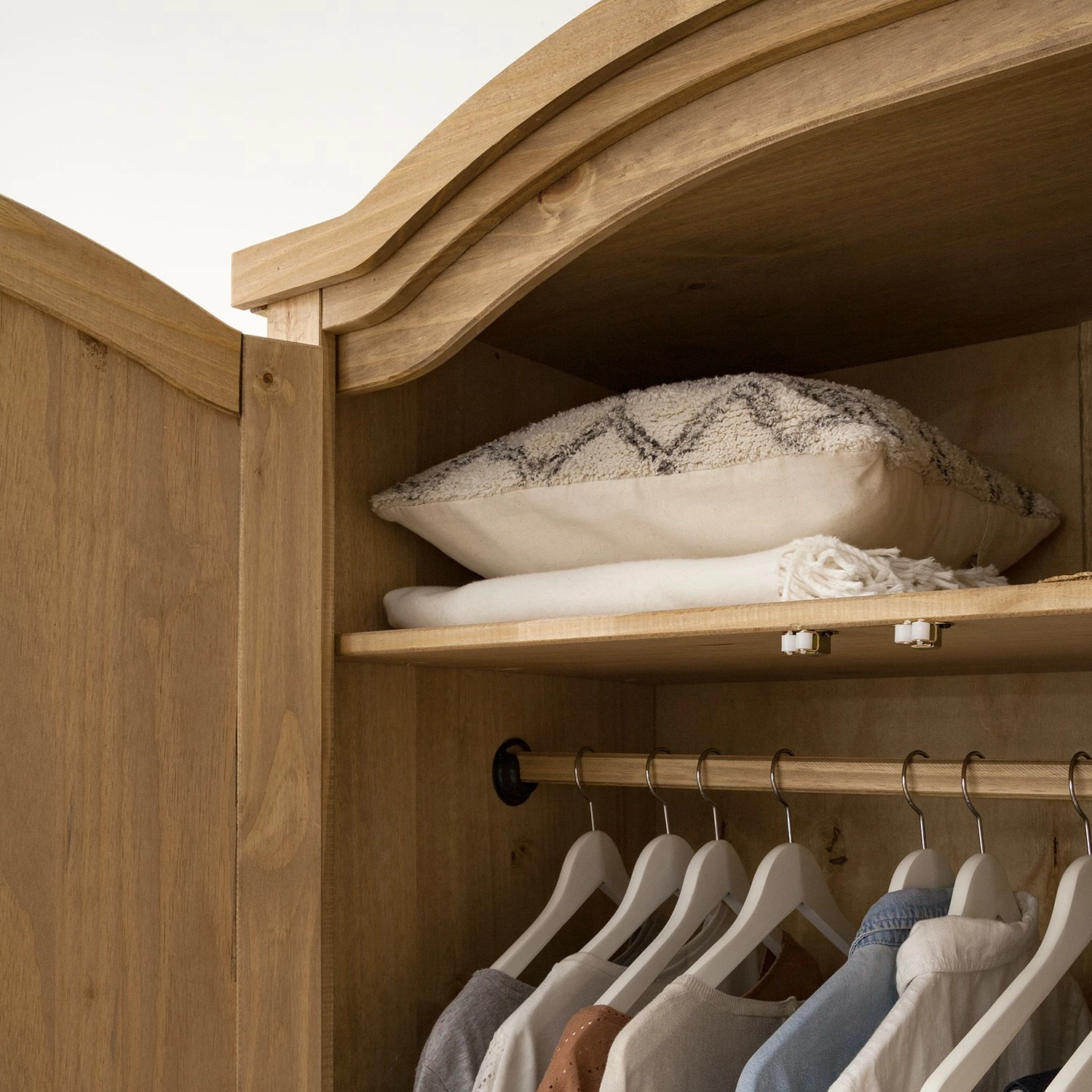 Maison Belfort Drehtürenschrank Finca Rustica I - Kiefer massiv - Kiefer Natur - Breite: 100 cm – Bild 16