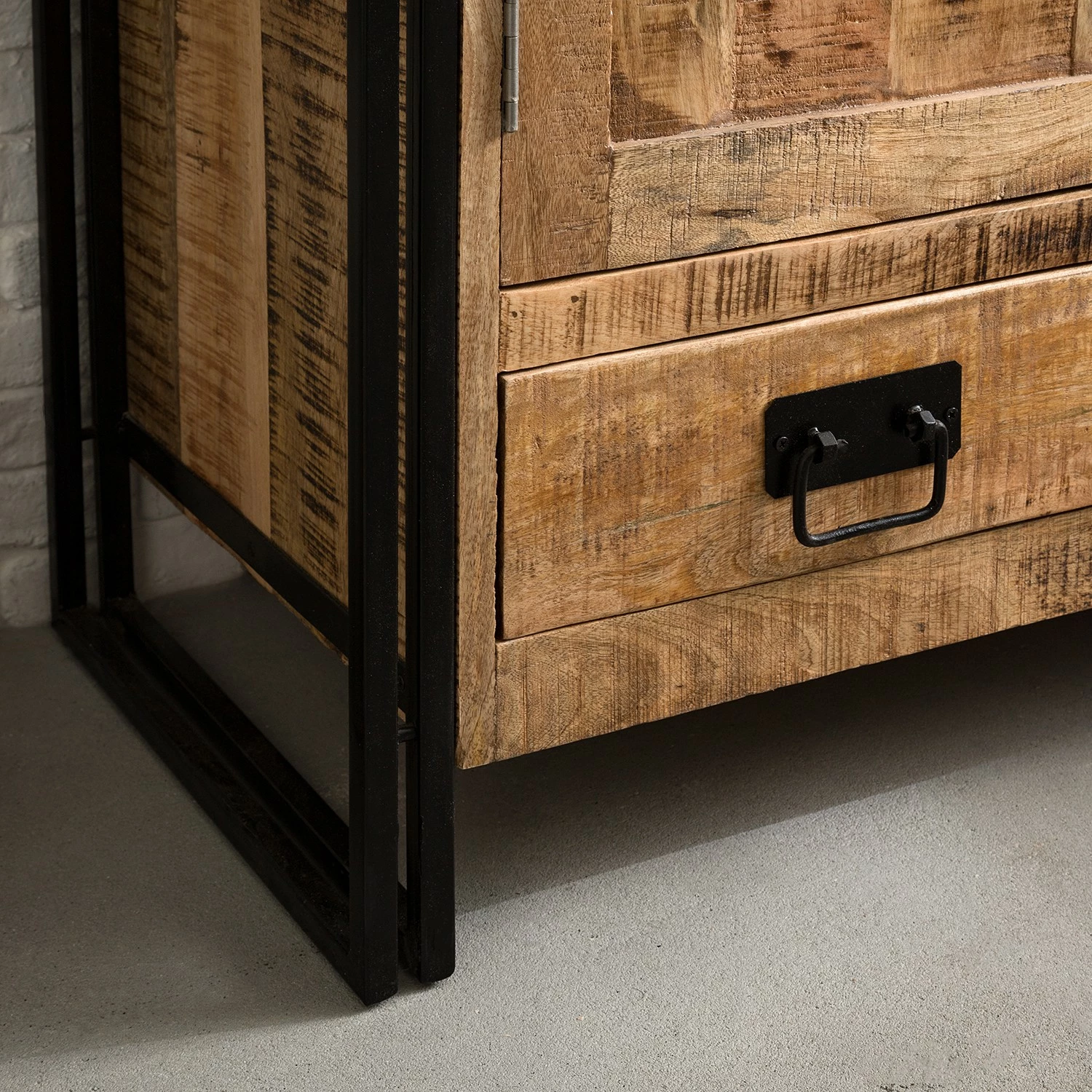 Drehtürenschrank Iron II - 3 türig – Bild 10