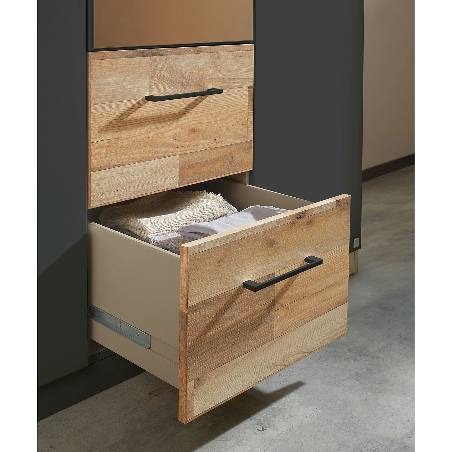 Rauch Blue Drehtürenschrank Pai - Graumetallic - Breite: 92 cm – Bild 6