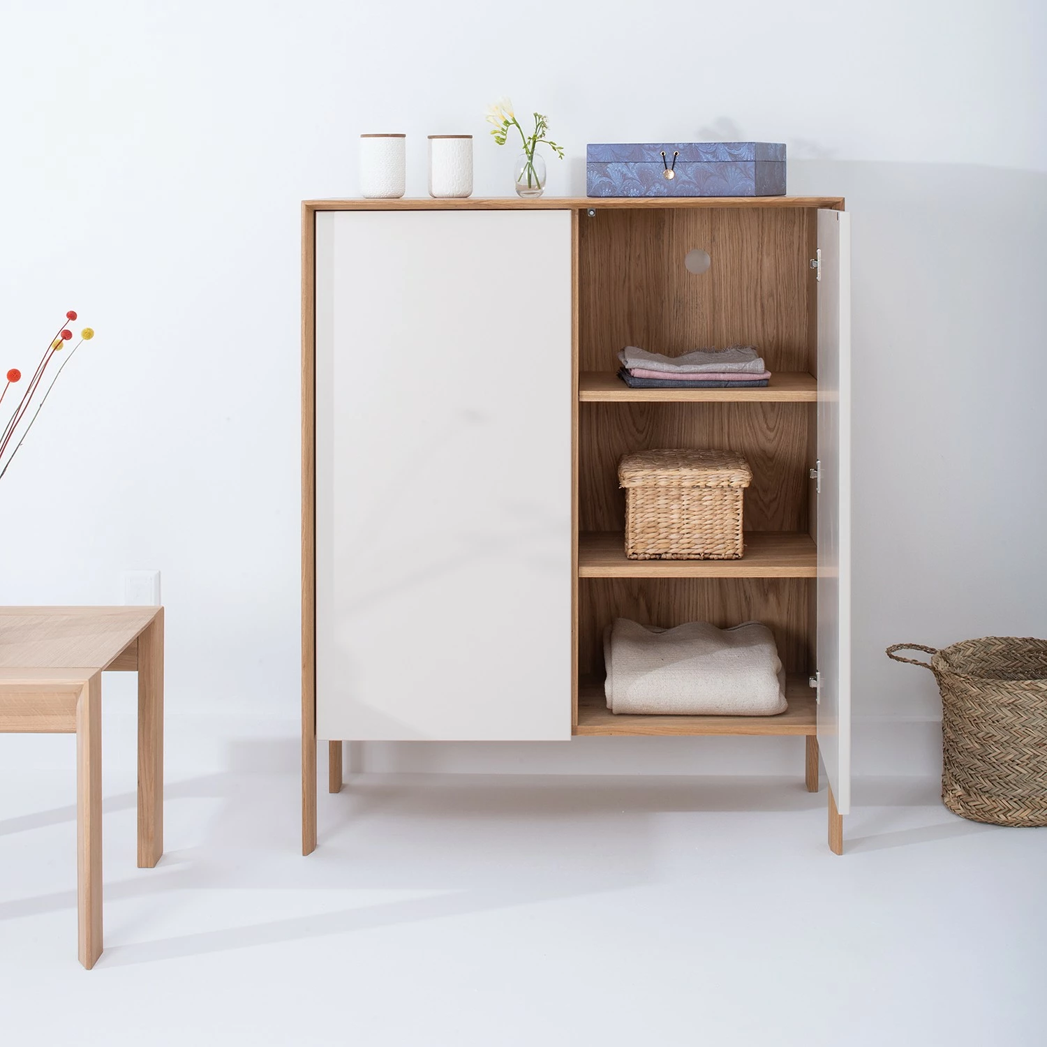 Studio Copenhagen Kommode Maayka - Eiche teilmassiv - Mushroom Creme / Eiche Hell – Bild 3