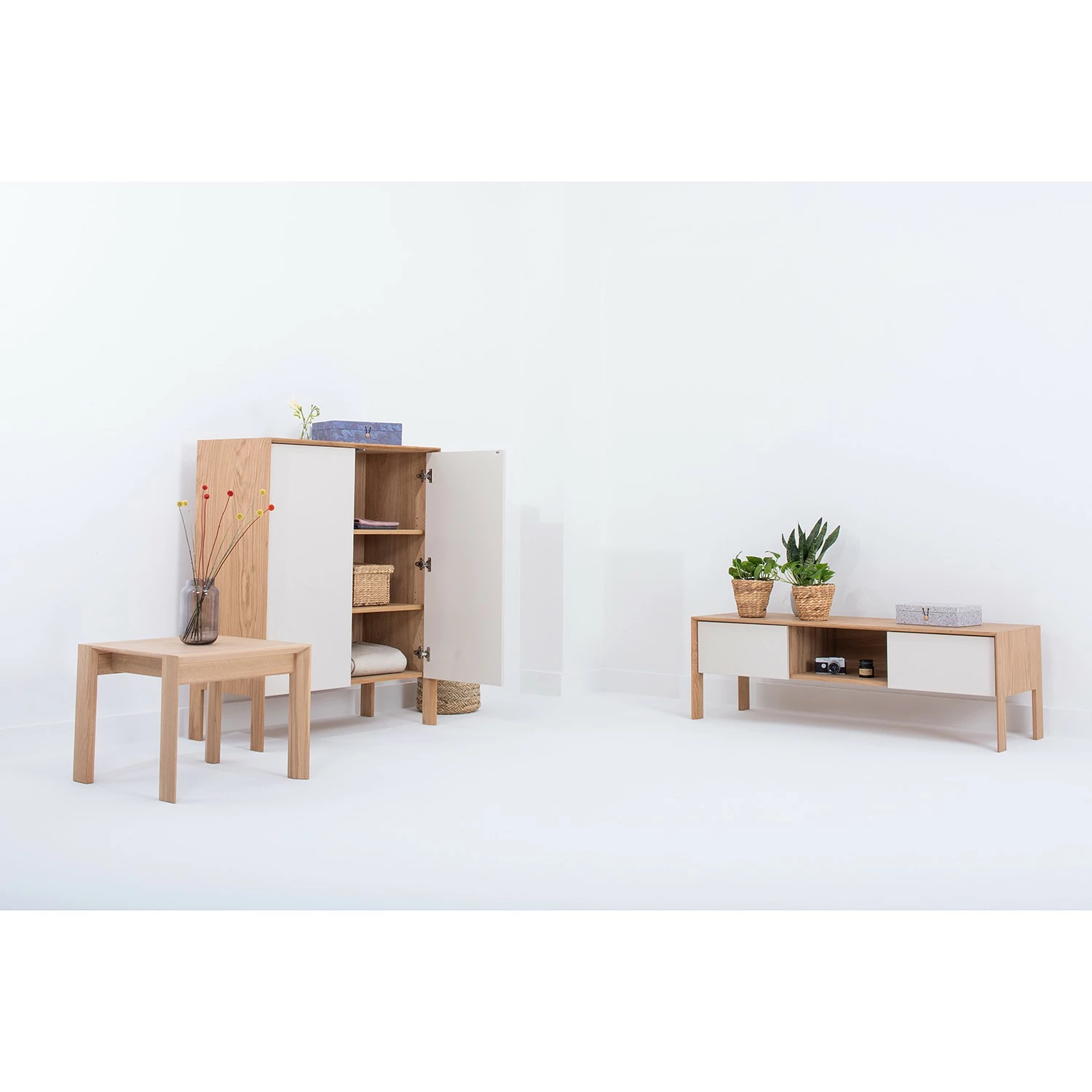 Studio Copenhagen Kommode Maayka - Eiche teilmassiv - Mushroom Creme / Eiche Hell – Bild 4