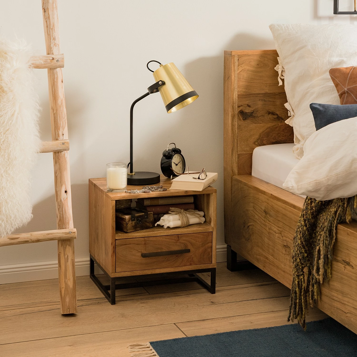 Ars manufacti Nachtkommode Woodson II - Akazie massiv / Metall - Akazie Hellbraun – Bild 2