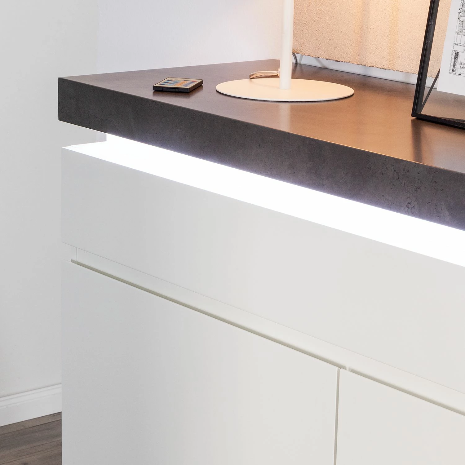 Fredriks Kommode Namona I - Inkl. Beleuchtung - Beton Dekor / Weiß – Bild 7