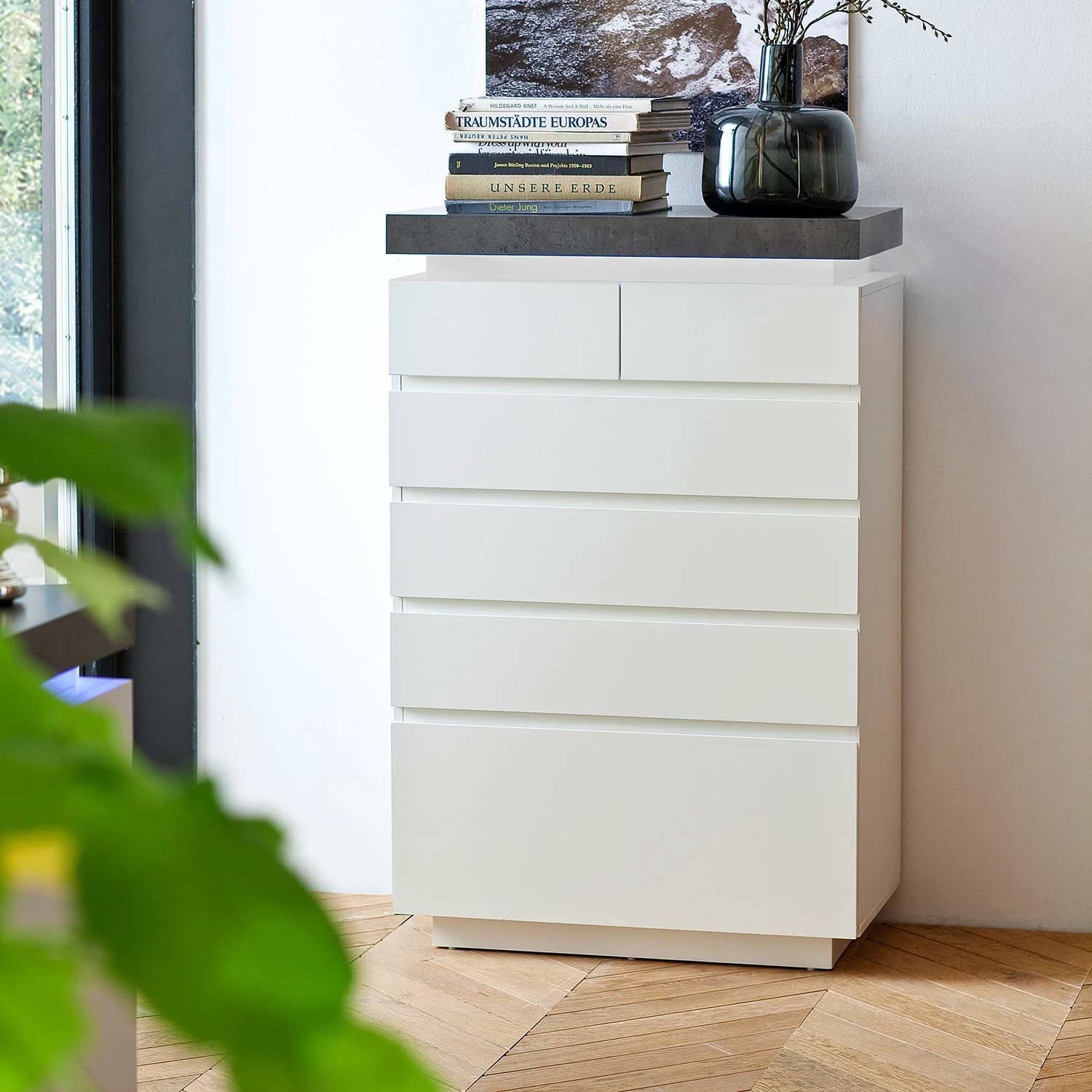 Fredriks Kommode Namona II - Inkl. Beleuchtung - Beton Dekor / Weiß – Bild 2